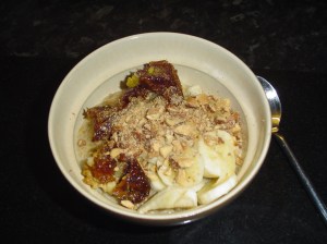 Porridge with dates and banana